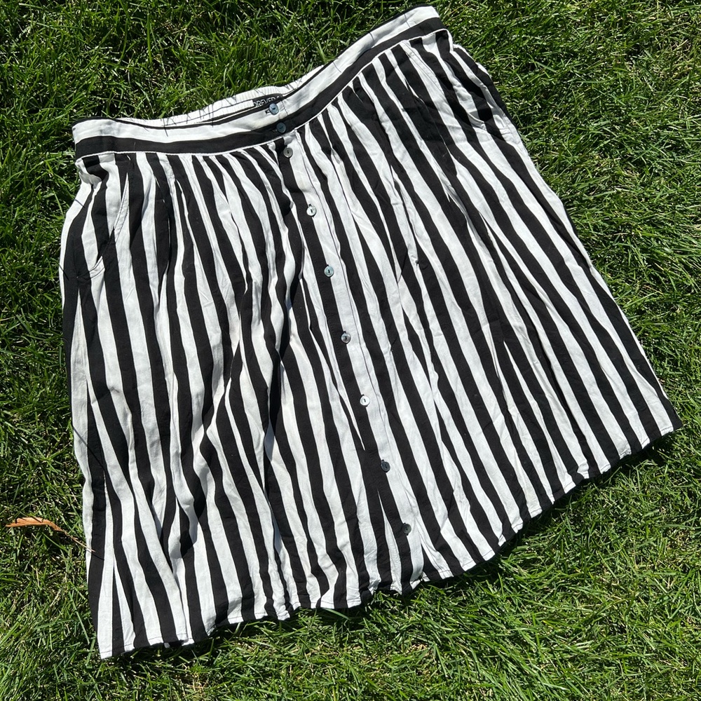 Striped Skirt with Pockets!